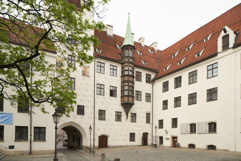 Von der Burg zum Schloss: Der Alte Hof